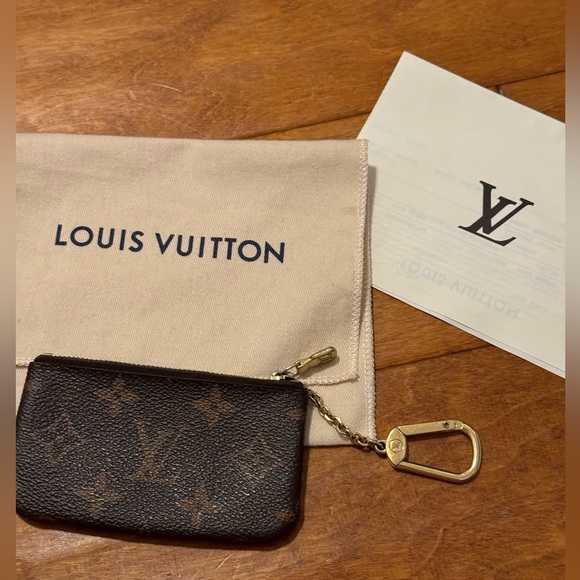 AUTHENTIC Louis Vuitton - Picture 7 of 9